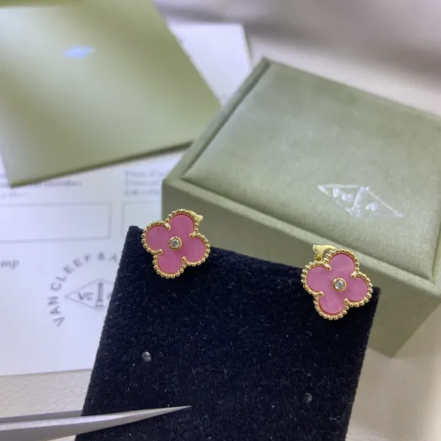 Van Cleef & Arpels Alhambra Boucles d'oreilles Émail Rose Or Trèfle Perlé 2