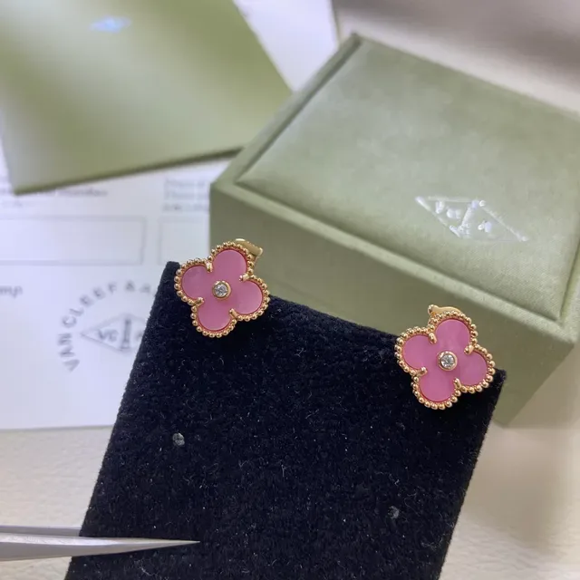 Van Cleef & Arpels Alhambra Boucles d'oreilles Émail Rose Or Trèfle Perlé 3