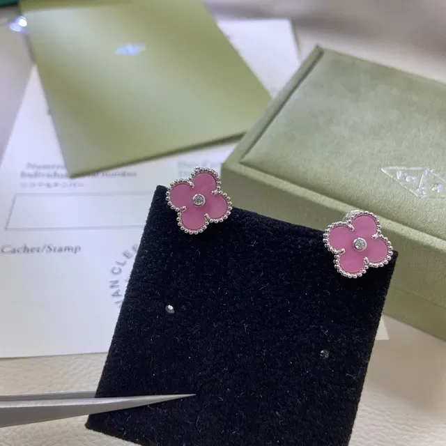 Van Cleef & Arpels Alhambra Boucles d'oreilles Émail Rose Or Trèfle Perlé 4