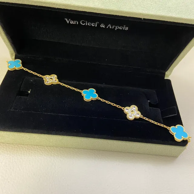 Van Cleef & Arpels Alhambra أساور توركواز وكريستال كلفر ذو أربع أوراق 2