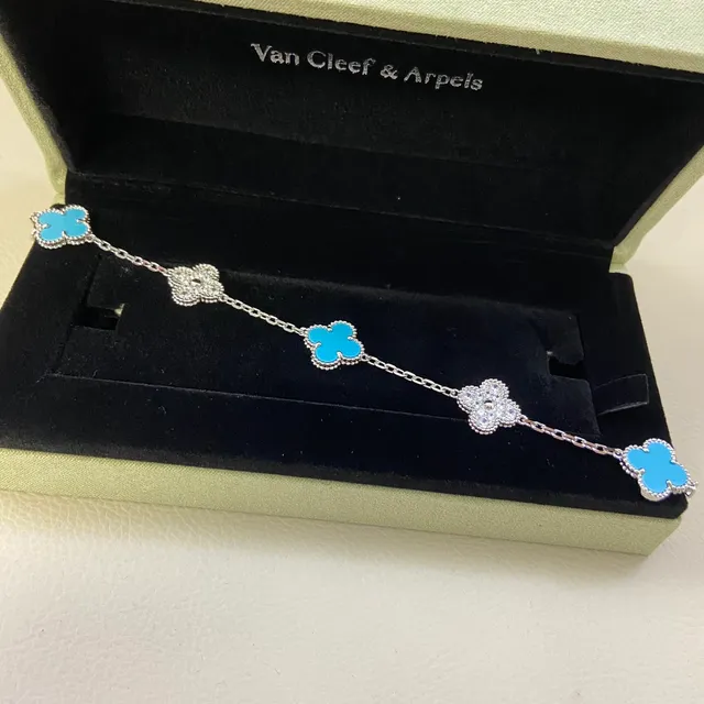 Van Cleef & Arpels Alhambra أساور توركواز وكريستال كلفر ذو أربع أوراق 4
