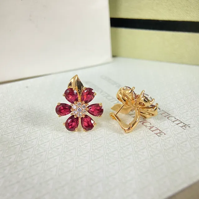 Van Cleef & Arpels Flower-Shaped Gemstone and Diamond Stud Earrings 4