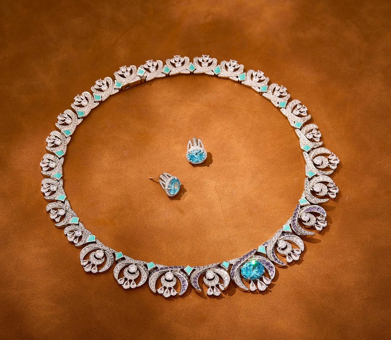 Van Cleef & Arpels Gold Blue Alta Joalheria Artesanal Filigrana de Rosa Colar 4