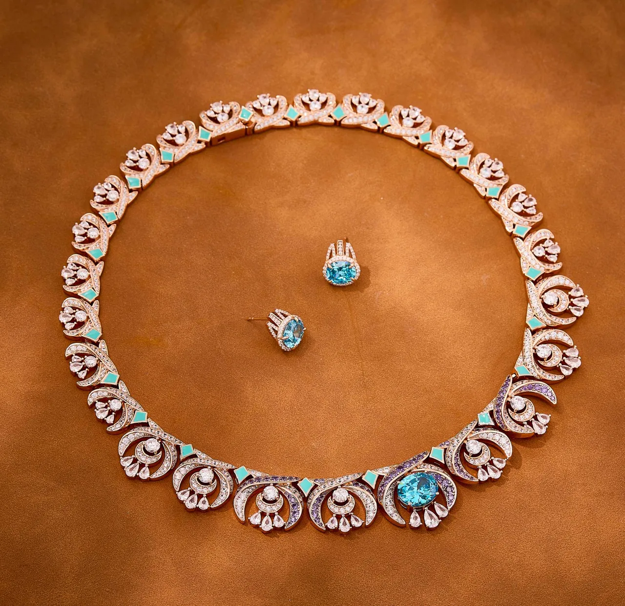 Van Cleef & Arpels Gold Blue Alta Joalheria Artesanal Filigrana de Rosa Colar 5