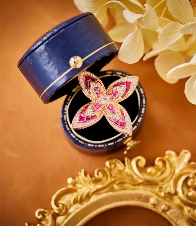Van Cleef & Arpels Or Rose Bague Motif Floral-Butterfly Pavé-Set Diamants 3