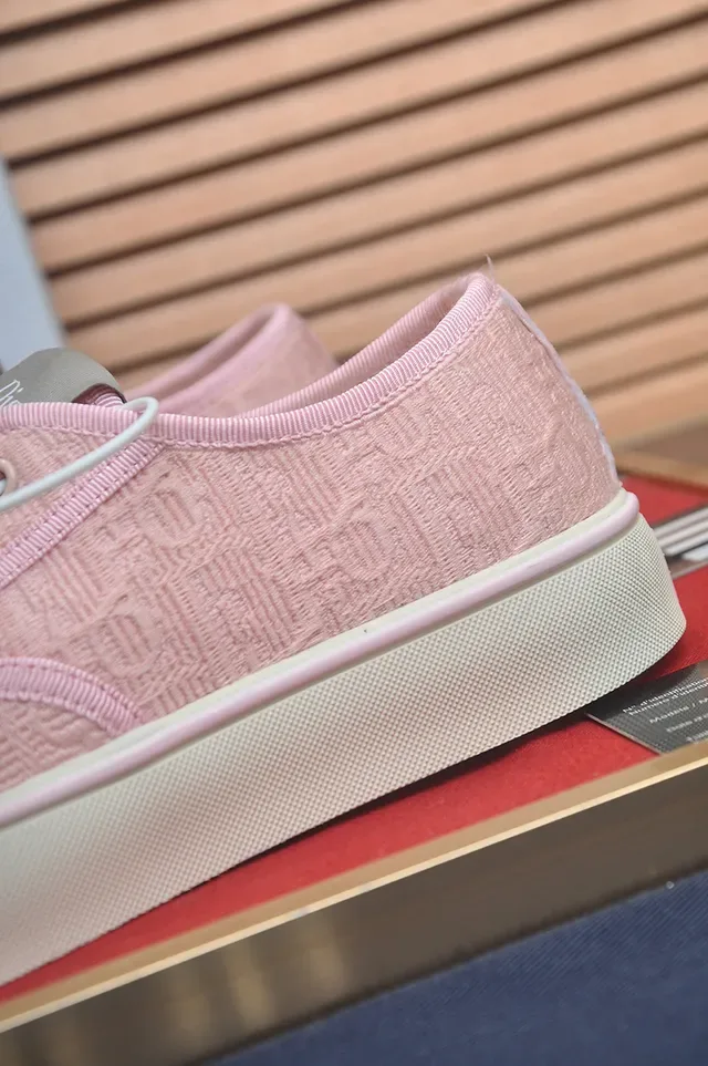 Vans Pink Beige Low-Top Textile Upper Lifestyle Sneakers 2