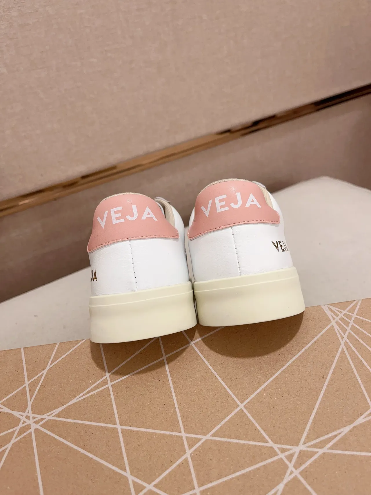 VEJA White Pink Low-Top Leather Upper Lifestyle Sneakers 3