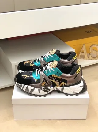 Versace Chain Reaction Baroque Print Lion Head tênis grossos 2