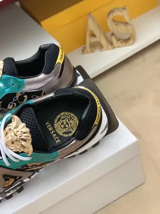 Versace Chain Reaction Baroque Print Lion Head tênis grossos 3