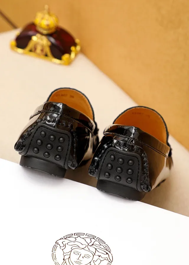 Versace Chain Reaction Mocassin Noir Or Cuir Patenté Texture Embossée Feuille de Palmier 3
