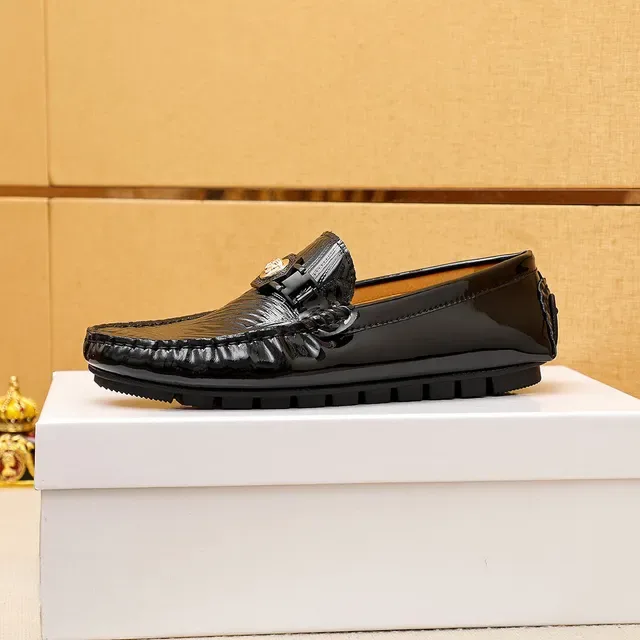 Versace Chain Reaction Mocassin Noir Or Cuir Patenté Texture Embossée Feuille de Palmier 7