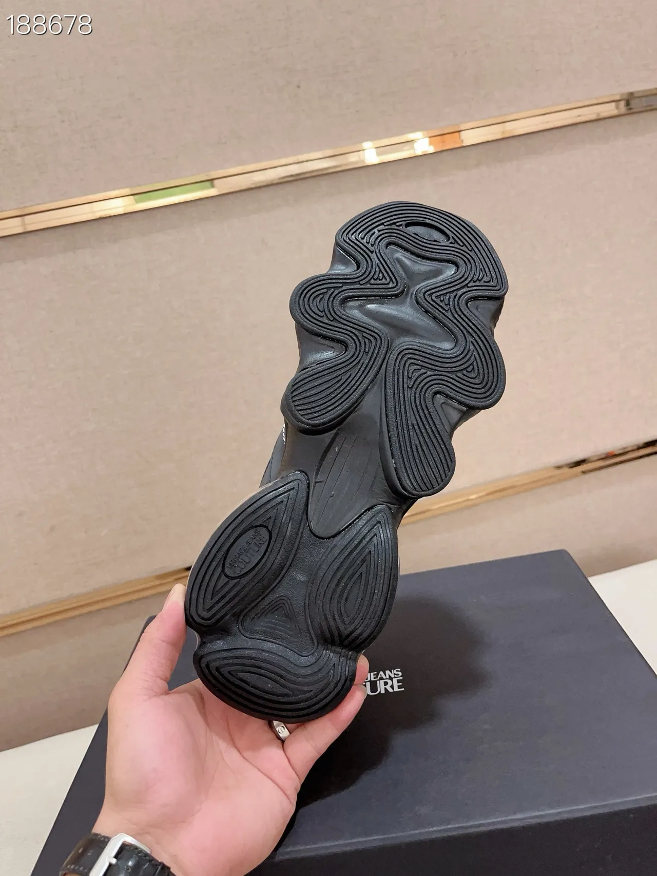 Versace Chain Reaction Zapatillas negras transparentes con tacón chunky 3
