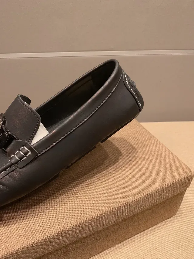 Versace Chain Reaction Medusa-Buckle Mocassins Noirs Patinés 7
