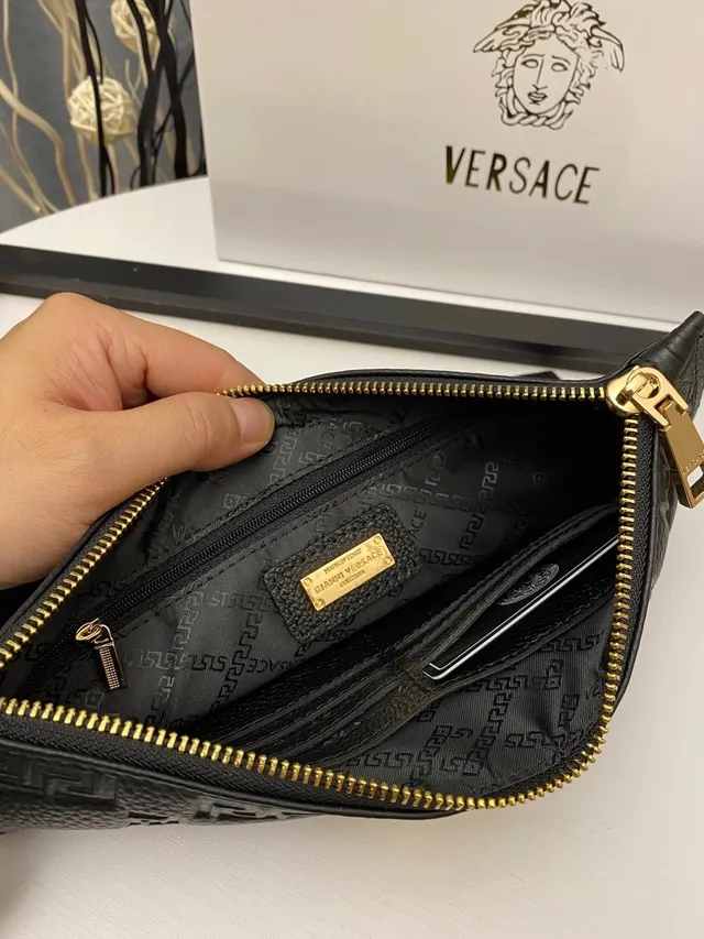 Versace Greca Medusa Clutch de couro preto com relevo estilo envelope 5