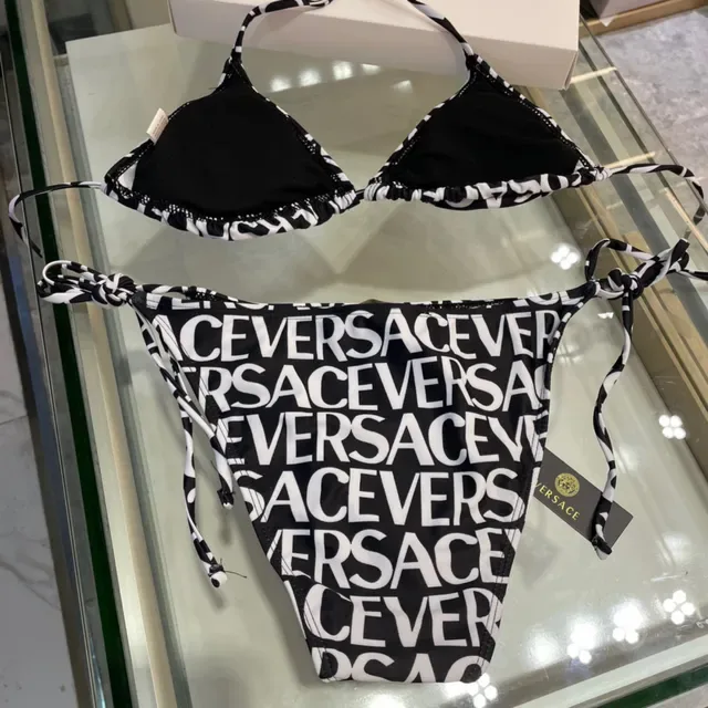 Versace Logo Print কালো সাদা হ্যালটার ট্রায়াঙ্গেল টপ সুইমওয়্যার 2