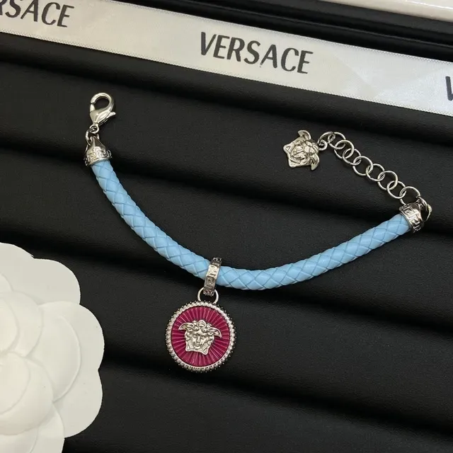 Versace Medusa Collier Pendentif Cuir Tressé Émaillé Bleu et Rose 2