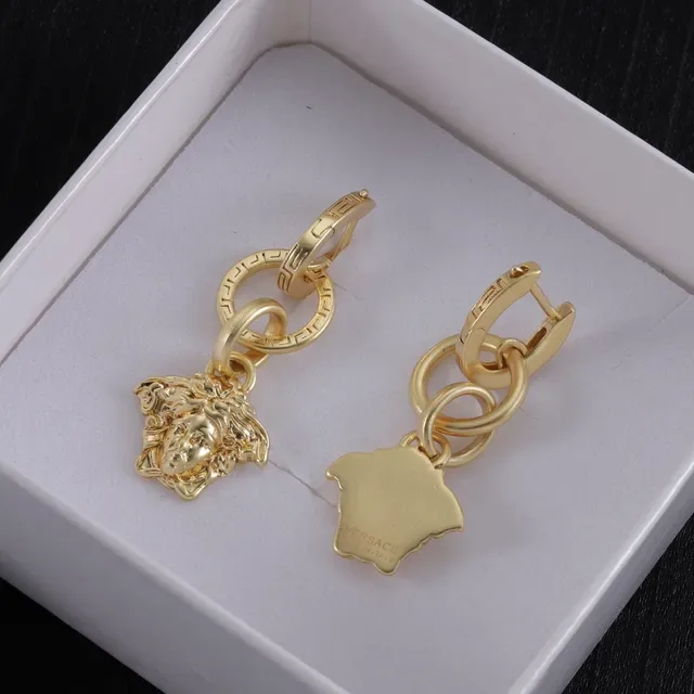 Versace Medusa Boucles d'oreilles à l'anneau double avec charm tête en or 6