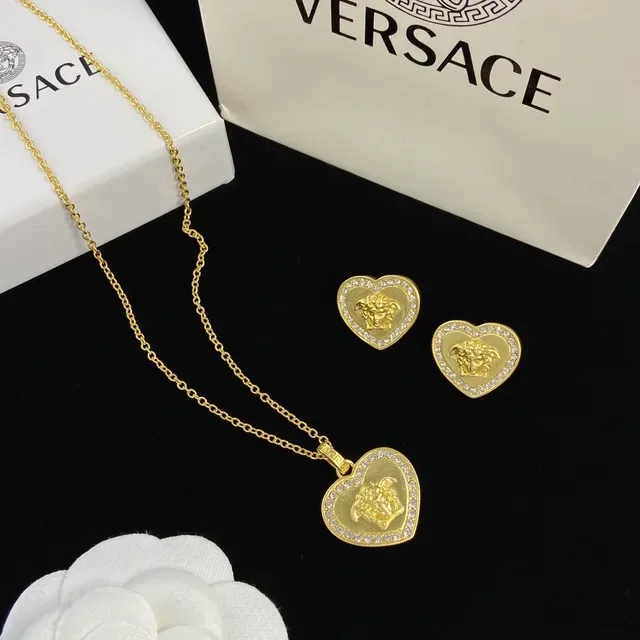 Versace Medusa Heart Gold Silver Motif Collier 6
