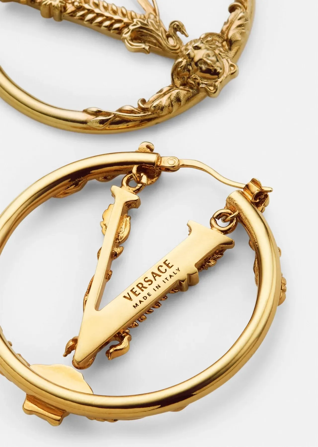 Versace Medusa সোনার হুপ ইয়াররিংস 2