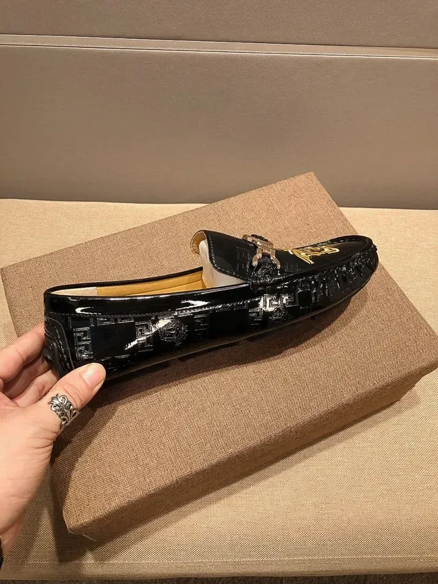 Versace Medusa Mocassins Noir Or Broderies 3