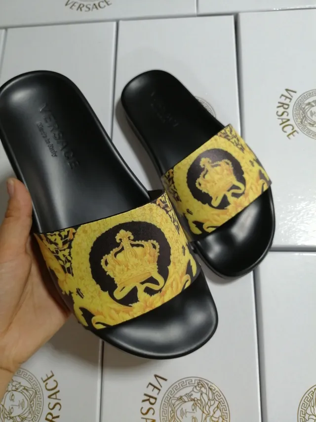 Versace Medusa Slide أسود وأصفر صنادل 4