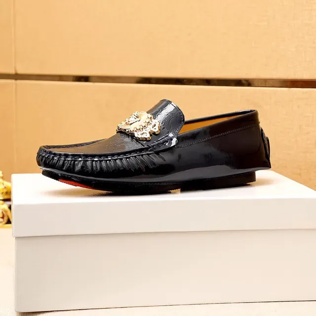 Versace Odissea Mocassin Noir Doré Cuir Crocodile Embossé Patenté avec Boucle Médusa et Hardware 6