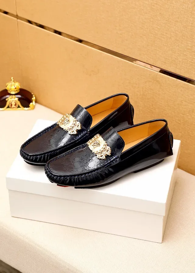 Versace Odissea Mocassin Noir Doré Cuir Crocodile Embossé Patenté avec Boucle Médusa et Hardware 8