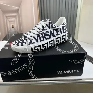 Versace Odissea लॉगोटाइप-प्रिंटेड सफेद और काला लाइफस्टाइल स्नीकर