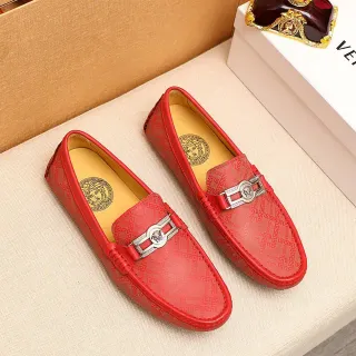 Versace Rojo Dorado Cuero Patrón Greca Monograma Mocasín