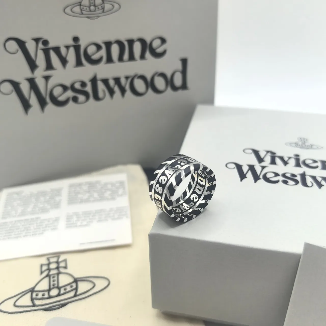 Vivienne Westwood Orb Logo Ring Black Gold Enamel Stacked Band Rings 2