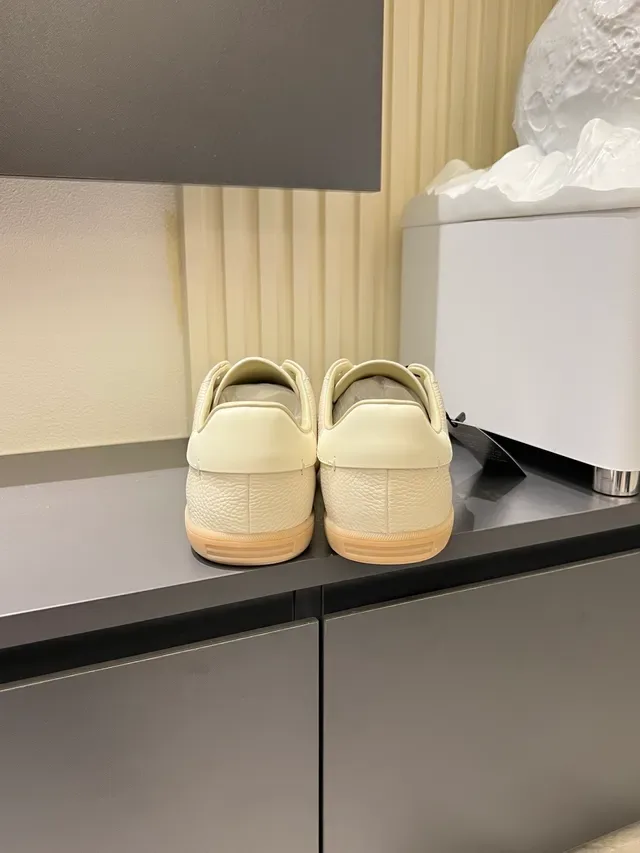 Zegna Beige Blanc Cuir Grainé Partie Supérieure Semelle Caoutchouc Sneakers Lifestyle 2