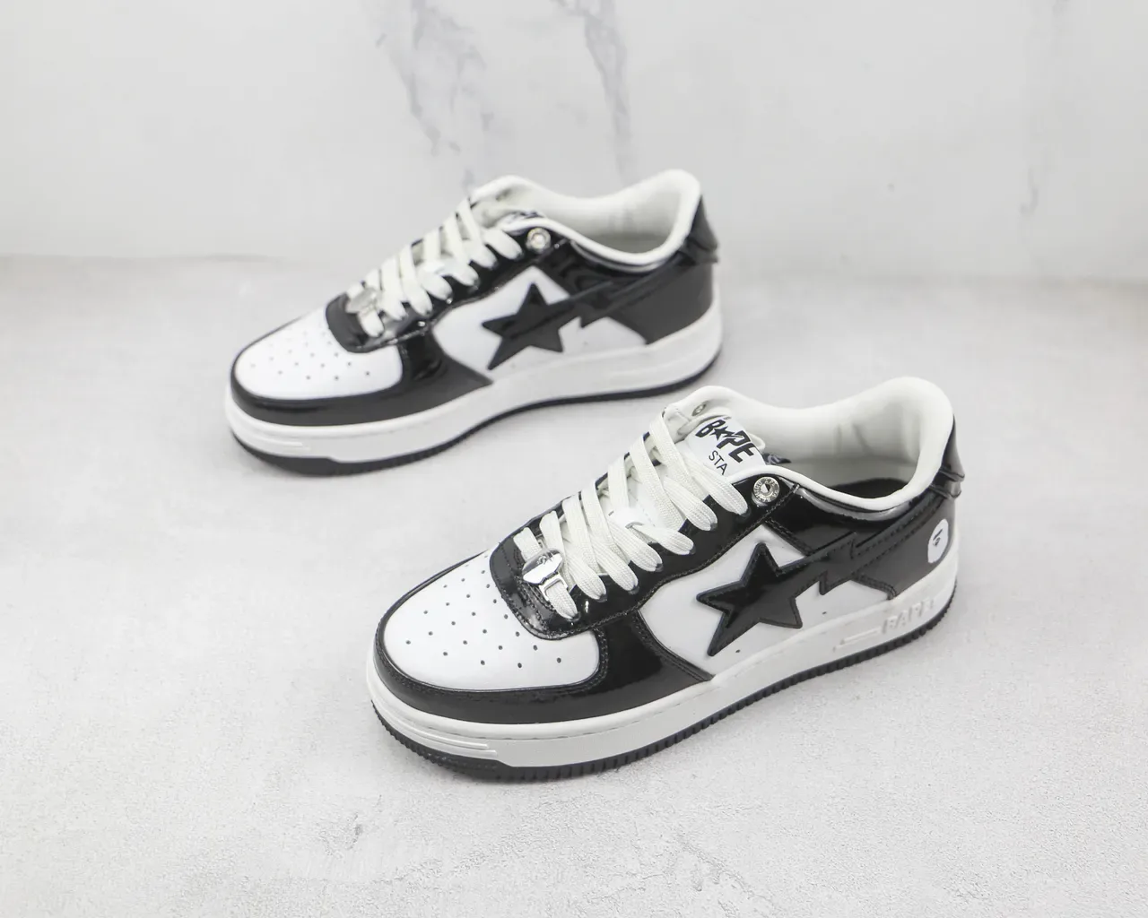 A Bathing Ape BAPE STA أسود وأبيض جلد لامع حذاء لايف ستايل 4