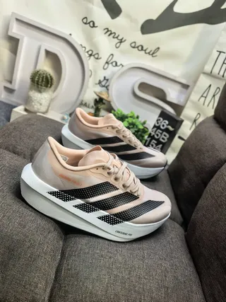 Adidas Adizero SL Lightstrike Pro Peach chaussures de course 9