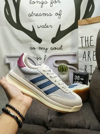 Adidas Beige Blue Retro Runner Silhouette Textured Knit Upper Lifestyle Sneakers 5