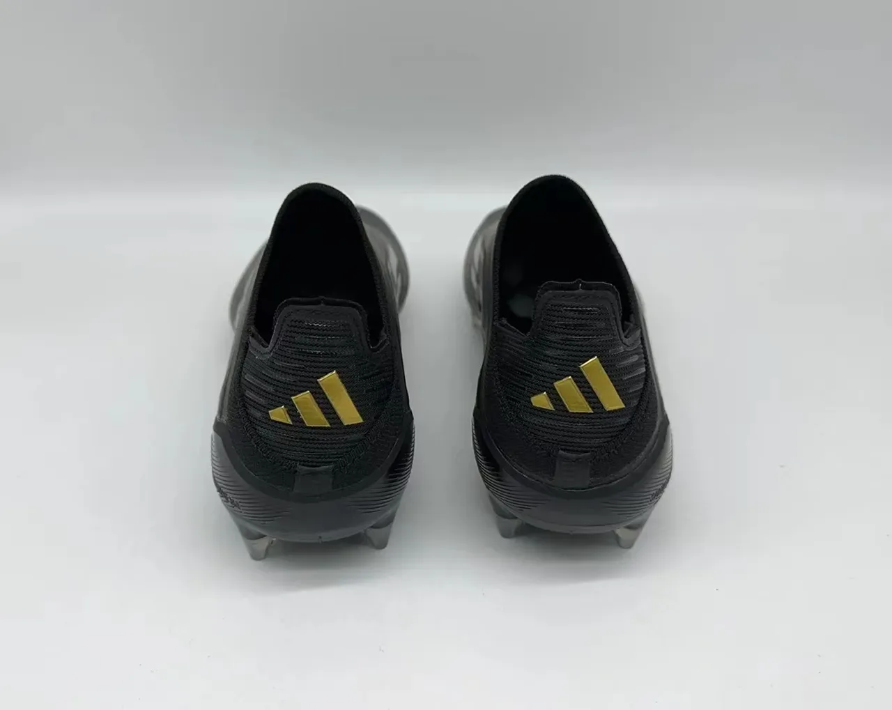Adidas Noir et Or Collet à la Cheville Texturé Synthétique Supérieur Tacón Firm-Ground Chaussures de Football 10
