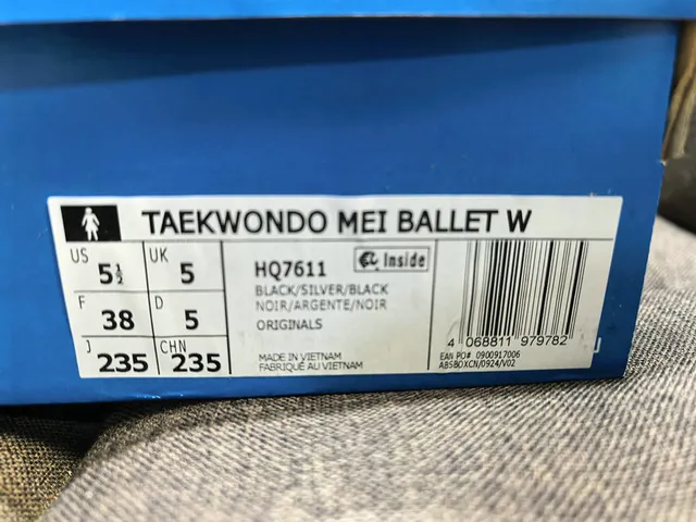 Adidas Chaussures Mary Jane Supérieur Velours Noir Détail Trois Rayures Latéral 2