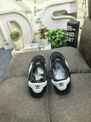 Adidas Black White Leather Upper Quilted Toe Cap Lifestyle Sneakers 8