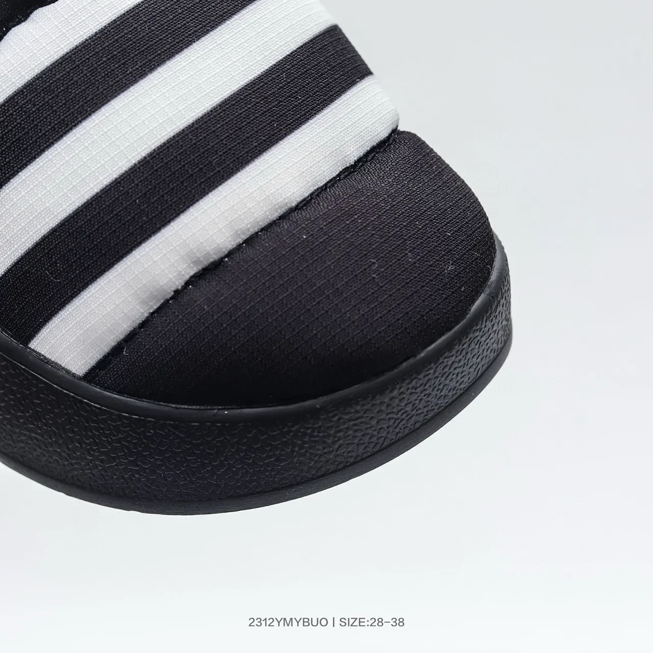 Adidas काला सफेद स्लिप-ऑन प्लेटफॉर्म सोल लाइफस्टाइल स्नीकर 10