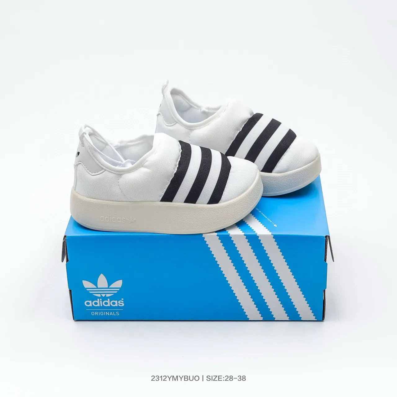 Adidas काला सफेद स्लिप-ऑन प्लेटफॉर्म सोल लाइफस्टाइल स्नीकर 17