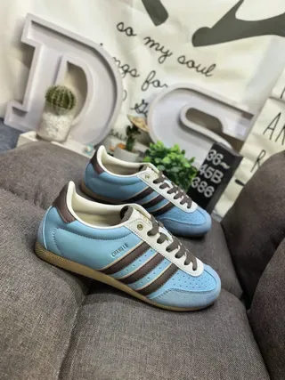 Adidas Blue Brown Low-Top Perforated Toe Lifestyle Sneakers 9