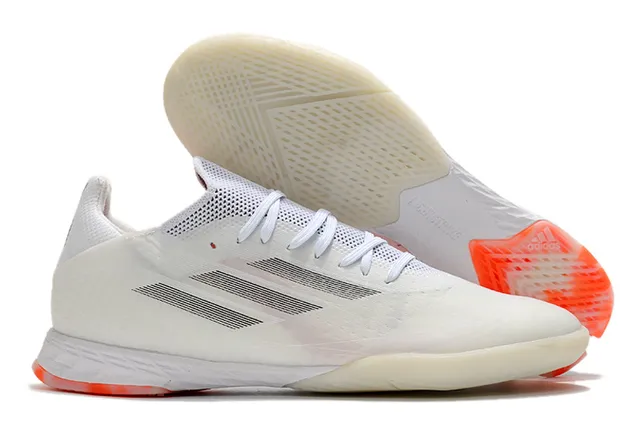 Adidas Chaussures de football indoor à silhouette basse à empiècement tricoté bleu rose 9