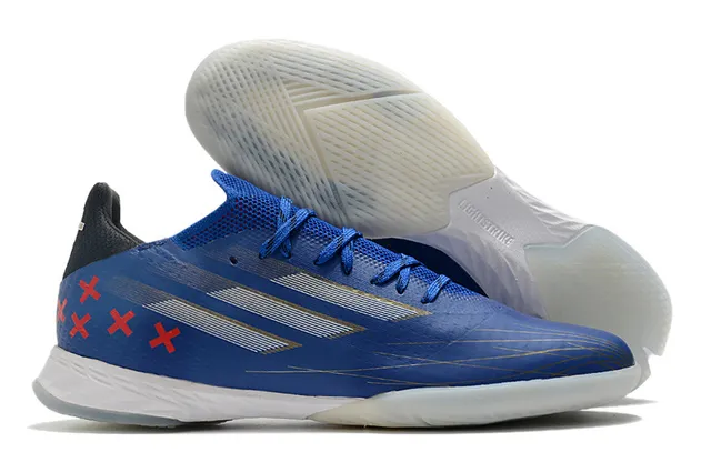 Adidas Chaussures de football indoor à silhouette basse à empiècement tricoté bleu rose 11