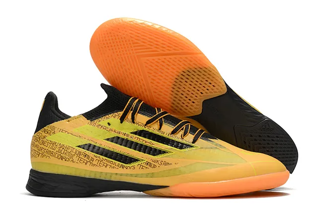 Adidas Chaussures de football indoor à silhouette basse à empiècement tricoté bleu rose 14