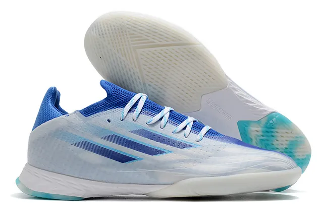 Adidas Chaussures de football indoor à silhouette basse à empiècement tricoté bleu rose 17