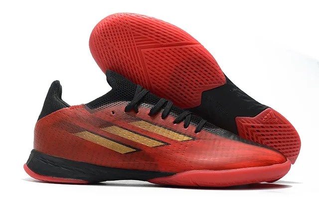 Adidas Chaussures de football indoor à silhouette basse à empiècement tricoté bleu rose 18
