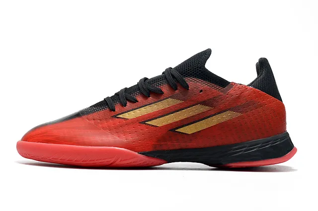 Adidas Chaussures de football indoor à silhouette basse à empiècement tricoté bleu rose 22