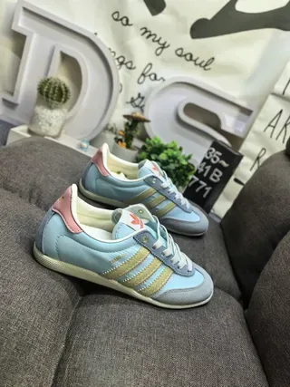 Adidas Blue Pink Low-Top Three-Stripe Side Panel Lifestyle Sneakers 9