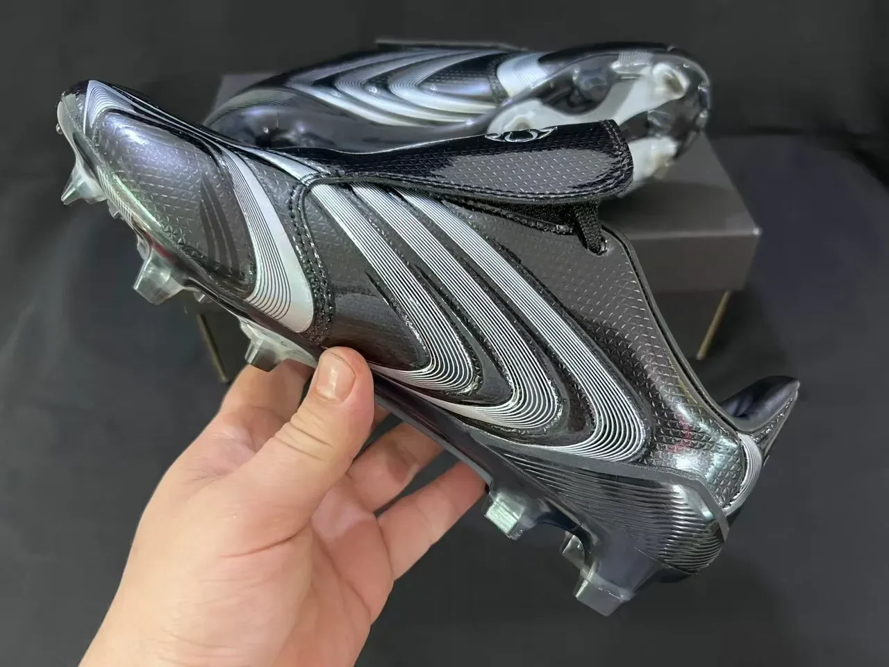 Adidas F50 Preto Prateado Onda Superfície Firme Sapatos de Futebol 4
