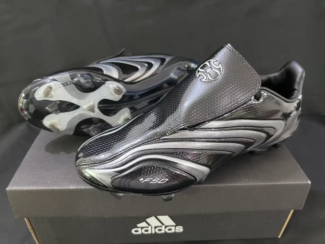 Adidas F50 Preto Prateado Onda Superfície Firme Sapatos de Futebol 9