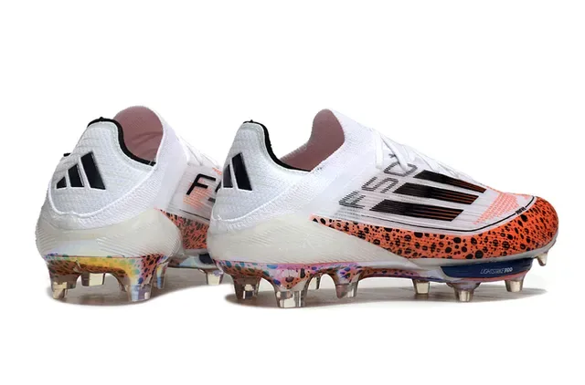Adidas F50 Sapatos de futebol branco laranja low-cut upper de malha overlay de manchas solo firme 5
